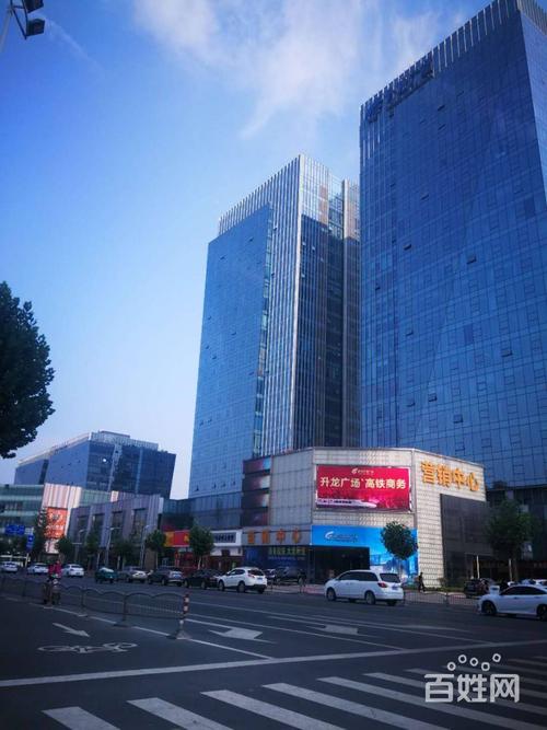 《迅帮 》郑东新区商鼎路 盈利中临街饭店 转让